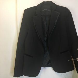Zara Women’s Tuxedo Collar Blazer